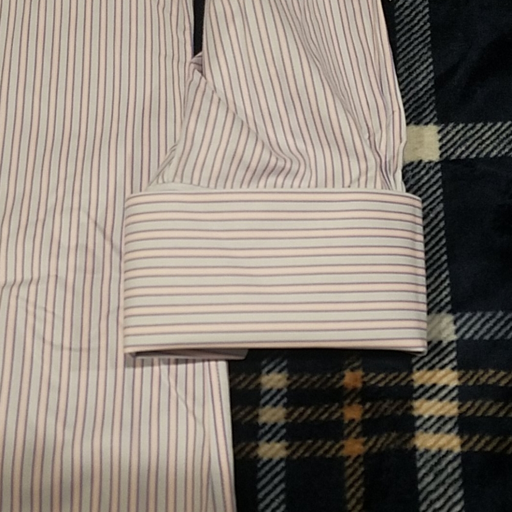 Button down - Picture 4 of 6
